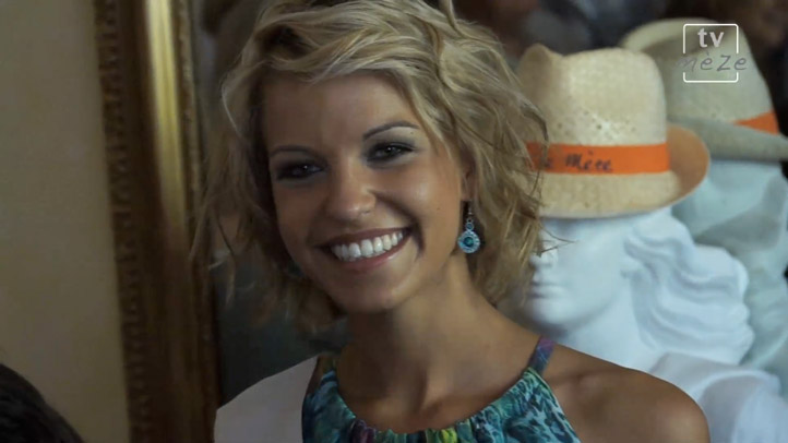 Marie Fabre, Miss Languedoc 2014, accueillie dans le salon d'honneur de la mairie de Mèze