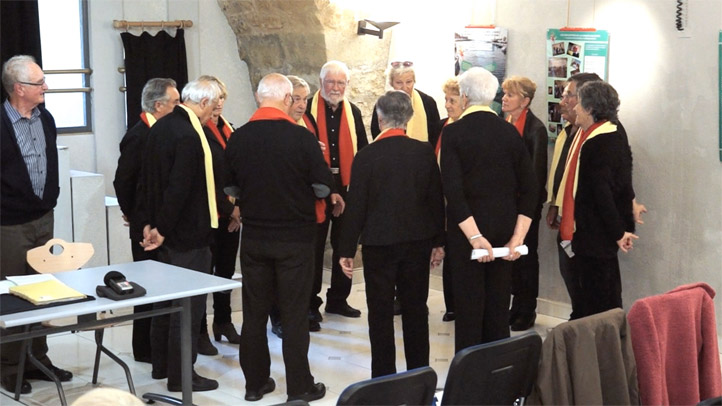 "Se Canto" par le groupe des polyphonies du cercle occitan « Lo Buòu »