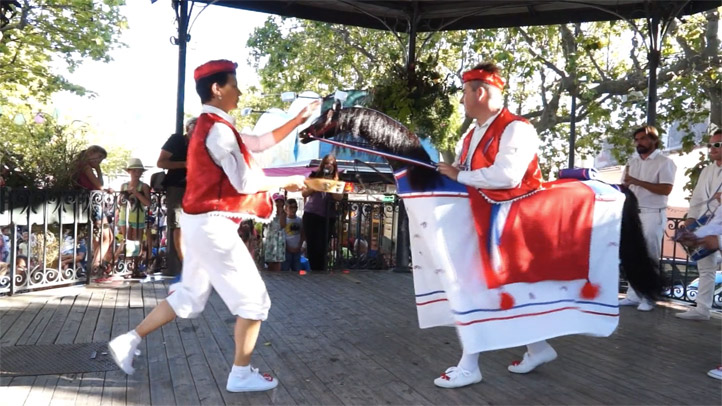 209 ème fête de Mèze - La danse du chevalet